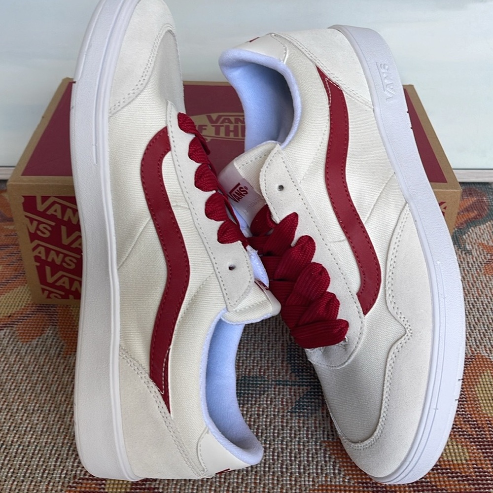 Vans Men’s Cruze Too Cc 90s Retro Blanc De Blanc
VN000CMTJVY
Sneakers